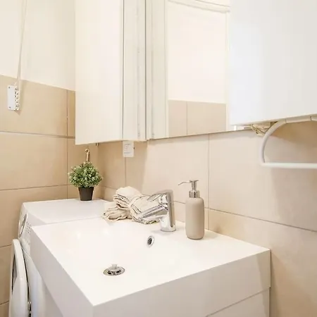 Апартаменты Gemini House On Манделло-дель-Ларио