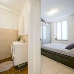 Apartment Gemini House On *