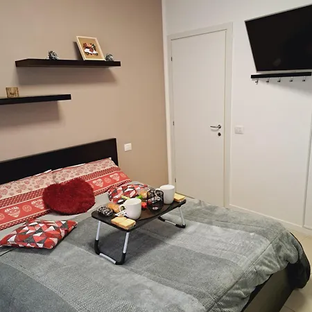 Apartament Gemini House On Mandello del Lario