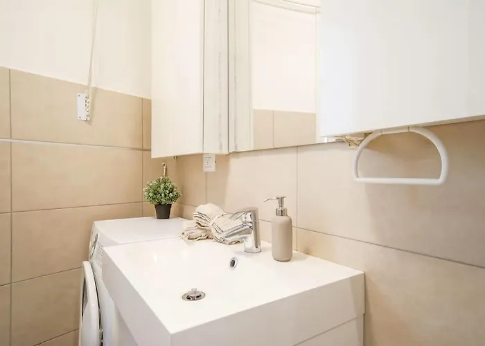 Apartament Gemini House On Mandello del Lario